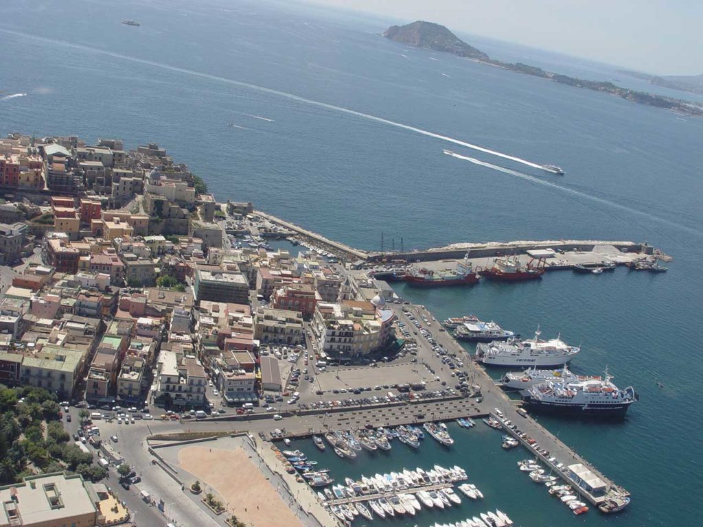 parcheggi a pozzuoli porto